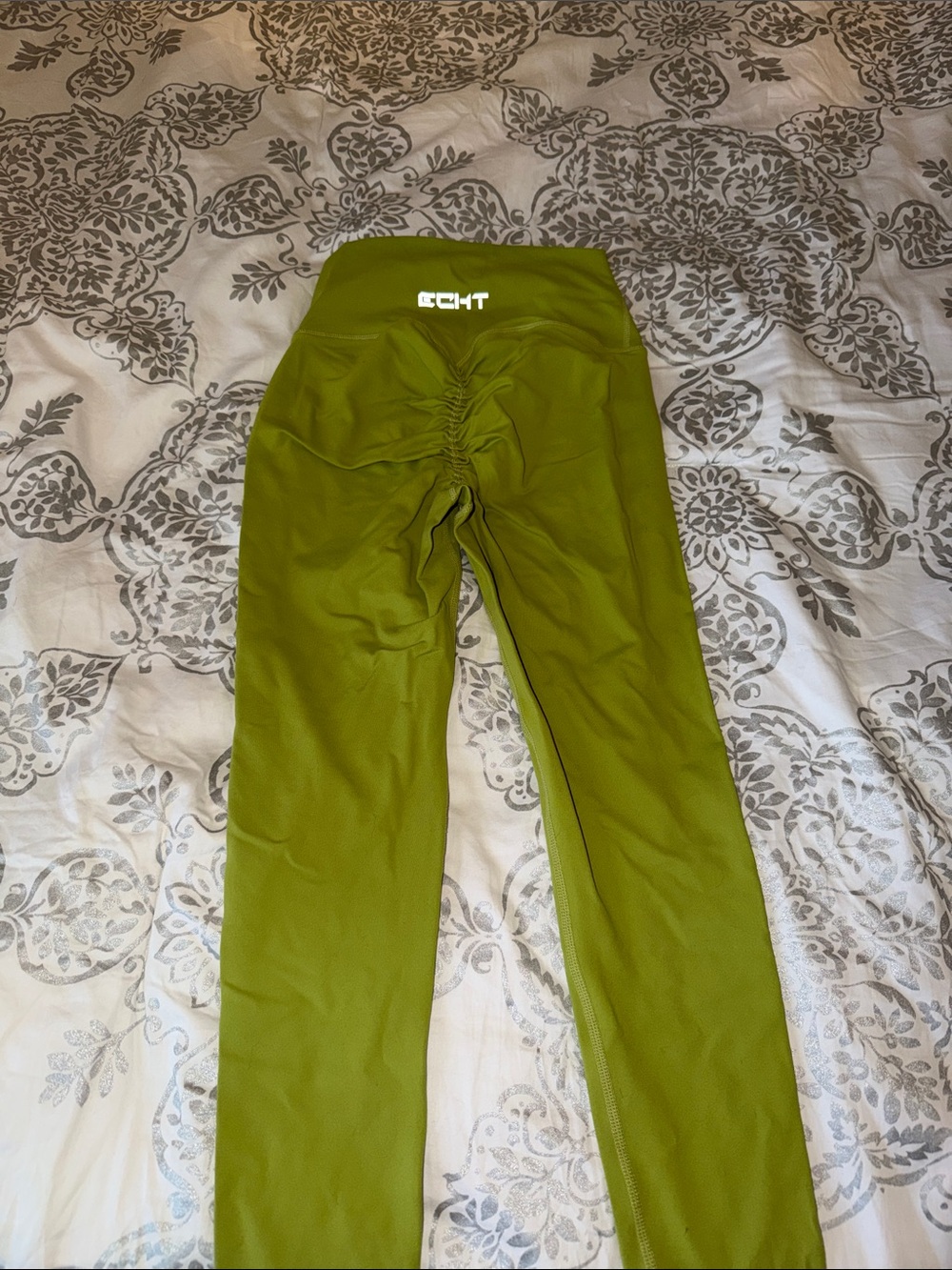 Echt green scrunch butt leggings